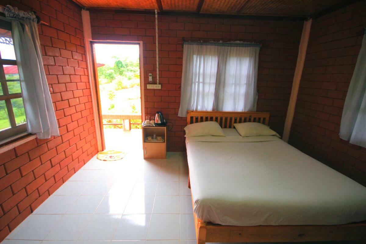 มนต์เมืองแจ่ม Hotel Mae Chaem Exterior photo
